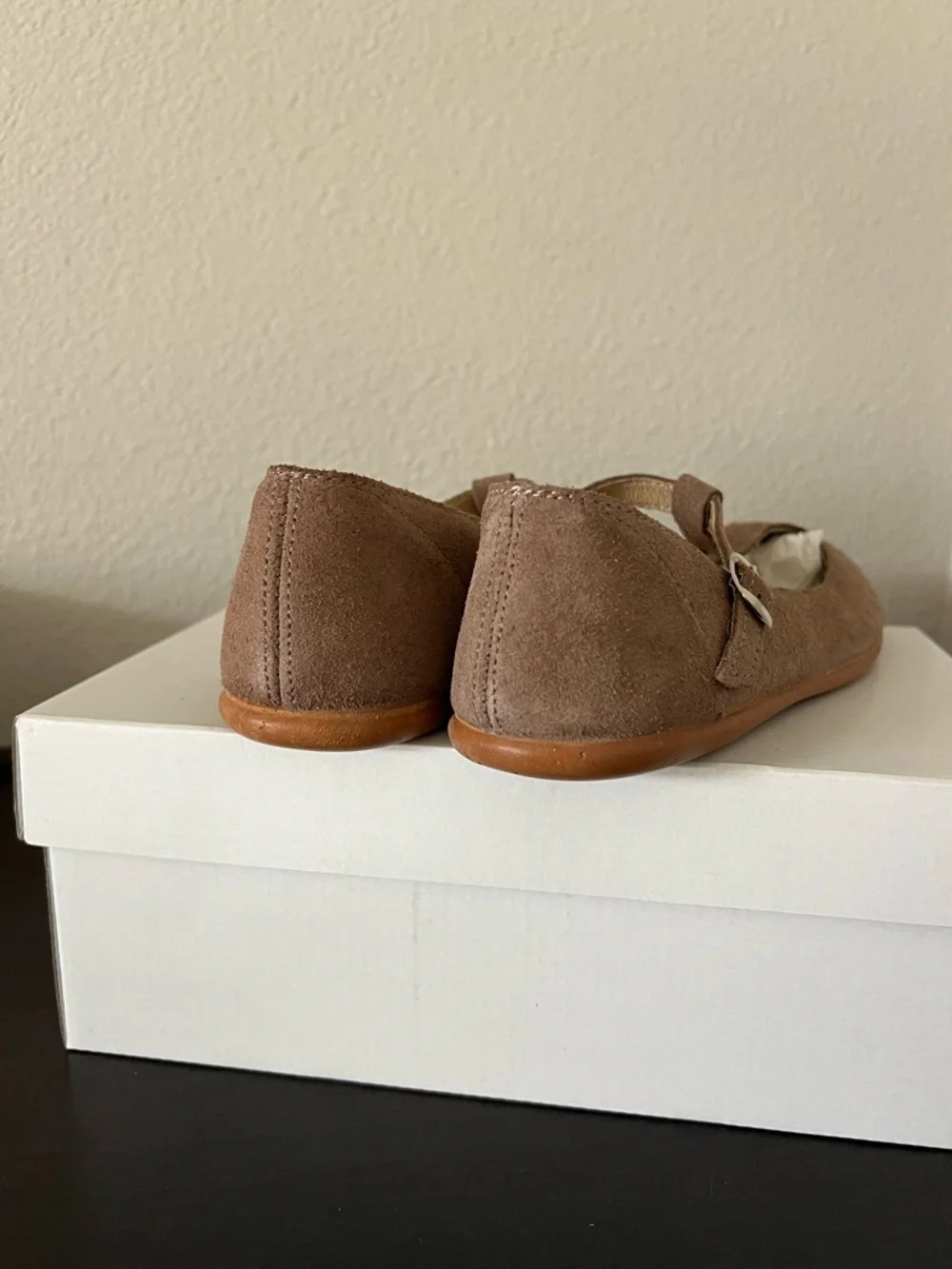 Elephantito Girls T Bar Suede Beige Dress Shoes Size 3 US 33 EU